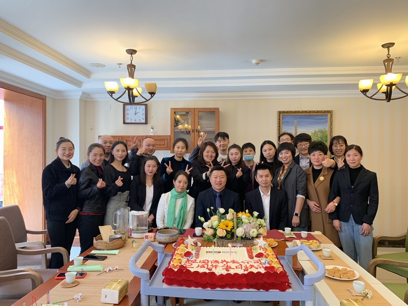 9。。。。。。。。.jpg