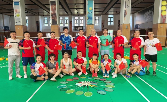 8.yl6809永利南山羽毛球社群开展南山业主羽毛球整体友谊赛_副本.jpg